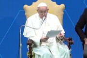 Papa Francesco: 'Pregate per me non contro'